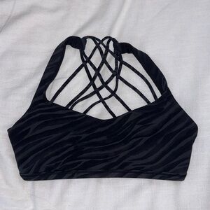 Lululemon sports bra